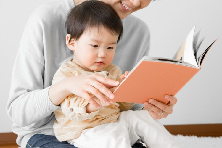 Mách mẹ bí kíp dạy nói tiếng Anh cho trẻ hiệu quả