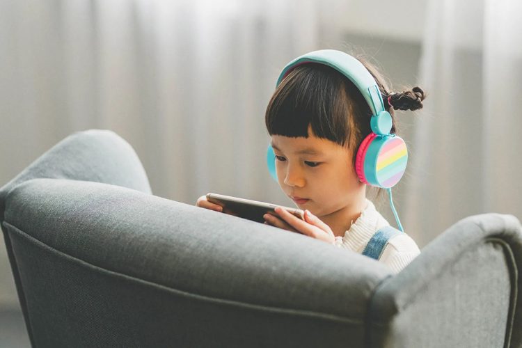 App từ vựng tiếng Anh theo chủ đề: Tuyệt chiêu nhớ lâu cho bé