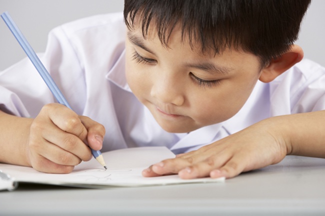 Việc ứng dụng các dạng mẫu câu vào viết đoạn văn sẽ đơn giản hơn với trẻ