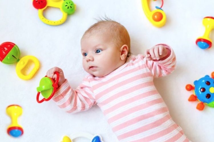 3 loại đồ chơi cho bé 6 tháng phát triển nhận thức