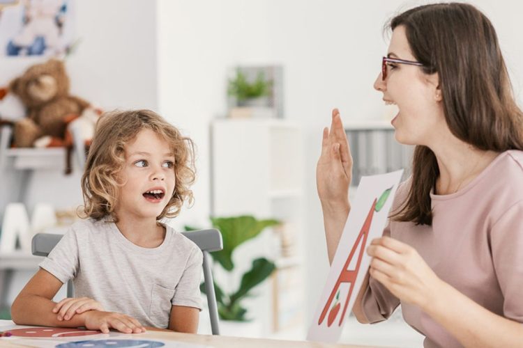 Học phát âm tiếng Anh cho trẻ em – Lỗi sai và hướng sửa hiệu quả