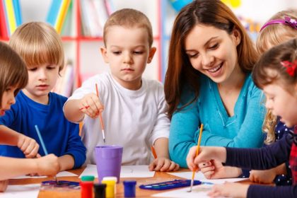 [Hỏi – đáp] Làm sao luyện nghe tiếng Anh hiệu quả cho trẻ em?