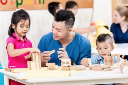 [Giải đáp thắc mắc] Nên cho bé 3 tuổi học tiếng Anh ở đâu?