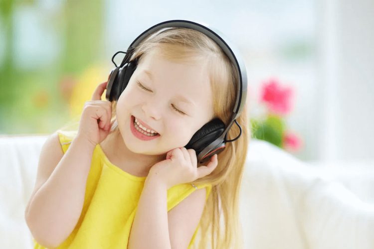 5 bài nhạc tiếng Anh cho bé 6 tuổi luyện nghe siêu hiệu quả