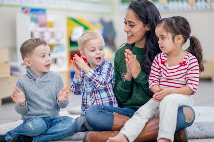 10 bài nhạc thiếu nhi tiếng Anh có phụ đề hay nhất 2025