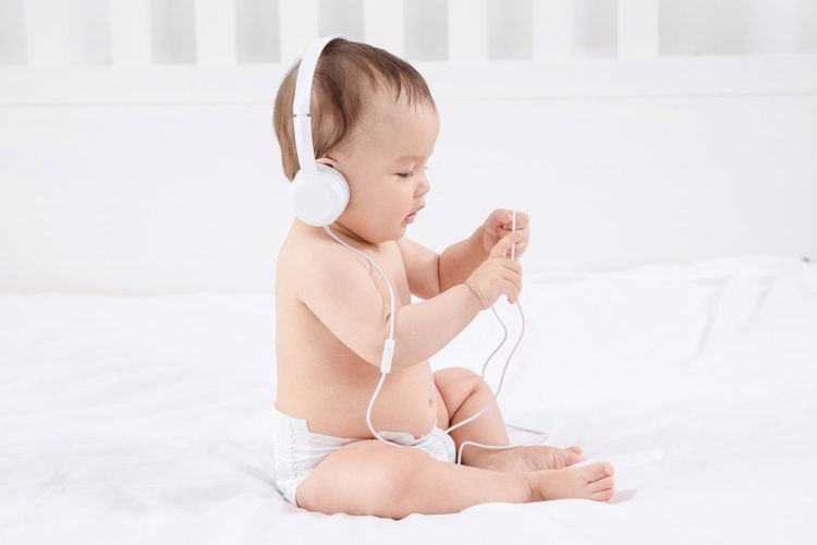 Bé học qua nhạc thiếu nhi tiếng Anh vui nhộn: Kết quả bất ngờ!