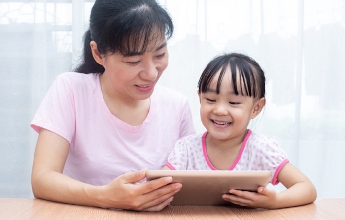 Những lý do ba mẹ nên cho bé học từ vựng tiếng Anh qua ứng dụng trên ipad