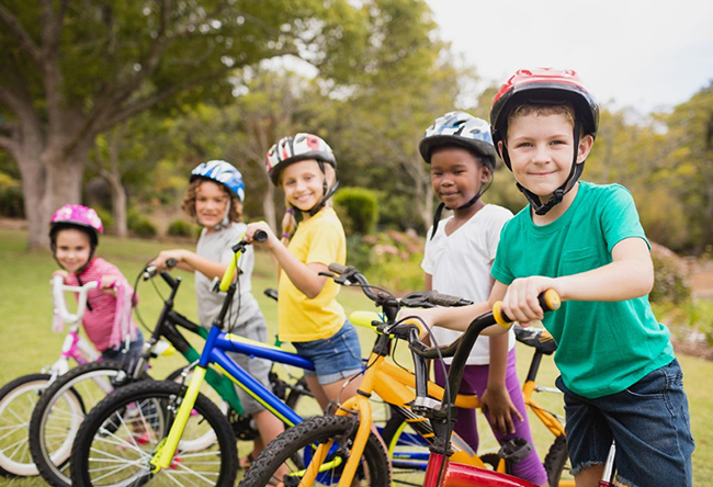 Kỹ năng tham gia giao thông khi đi xe đạp an toàn cho trẻ