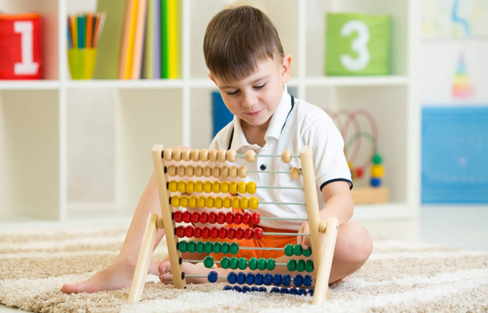 Những lưu ý khi lựa chọn đồ chơi toán học cho bé