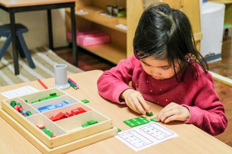 Phương pháp giáo dục sớm Montessori: Nền tảng của sự phát triển